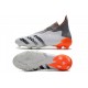 Bota de adidas Predator Freak + FG Blanco Hierro Metálico Rojo Solar